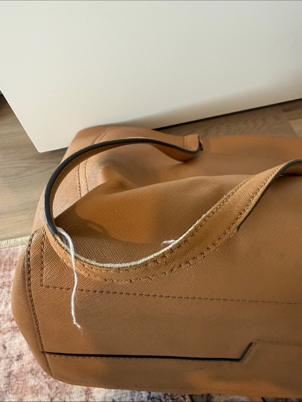 Tory Burch Parker Large Tan Saffiano Tote Shoulder Bag - Picture 4 of 9